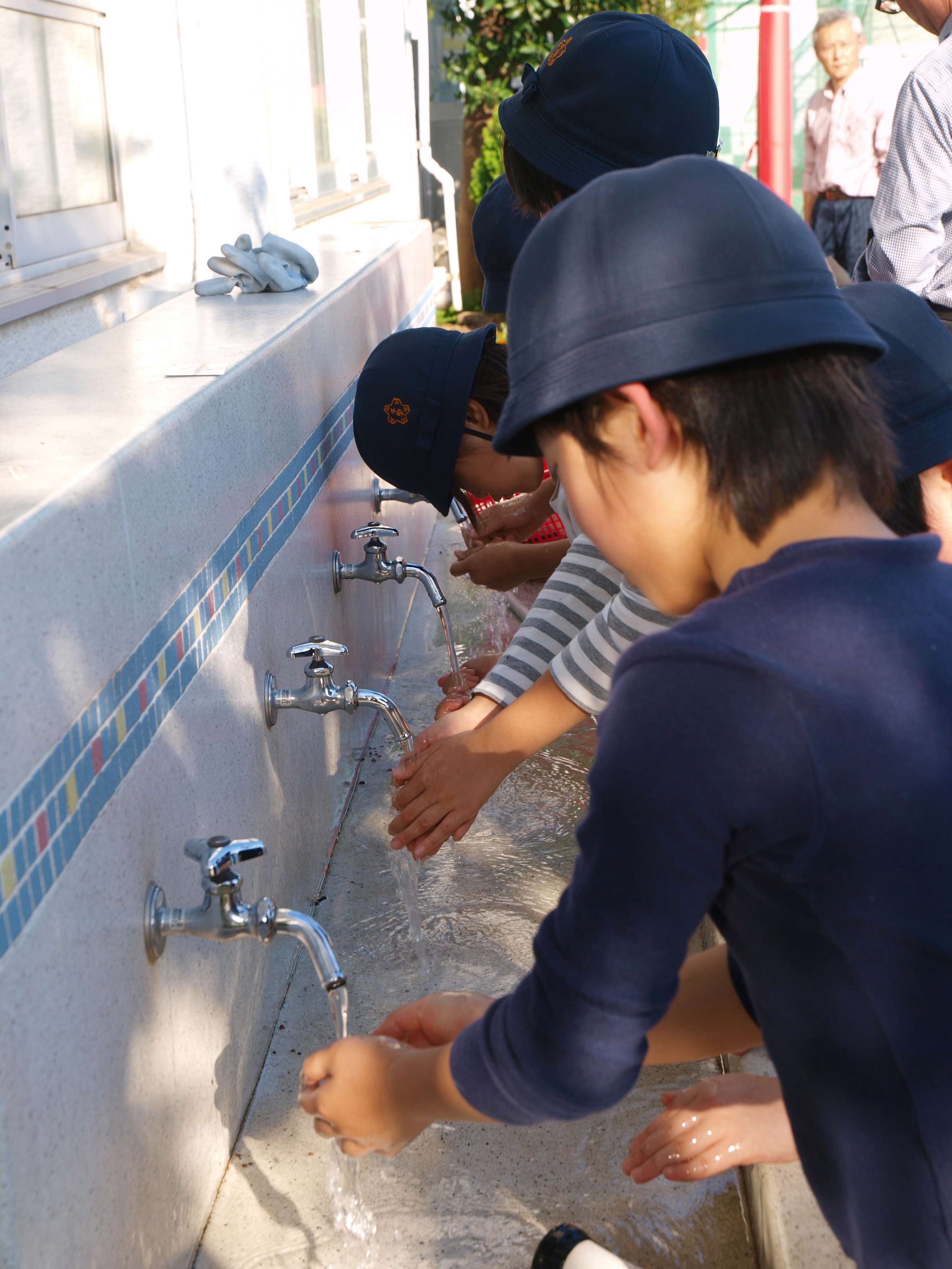 作業が終わったら、しっかりと手を洗います